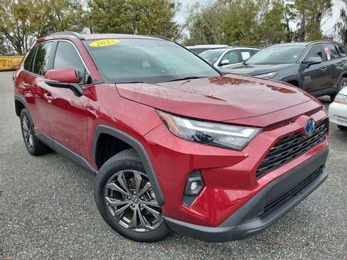 Used 2023 Toyota RAV4 XLE Premium image 8