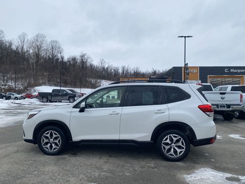 Used 2020 Subaru Forester Premium image 4