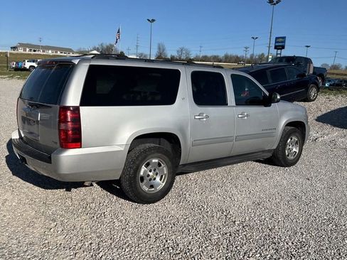 Used 2010 Chevrolet Suburban LT image 4