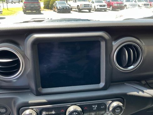 Used 2023 Jeep Wrangler Unlimited Rubicon 4xe w/ Cold Weather Group AWD/4WD image 18