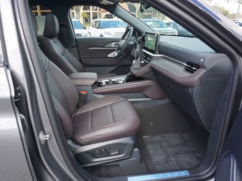 New 2026 Ford Explorer Platinum image 3