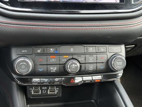 Used 2024 Dodge Durango GT AWD/4WD image 18