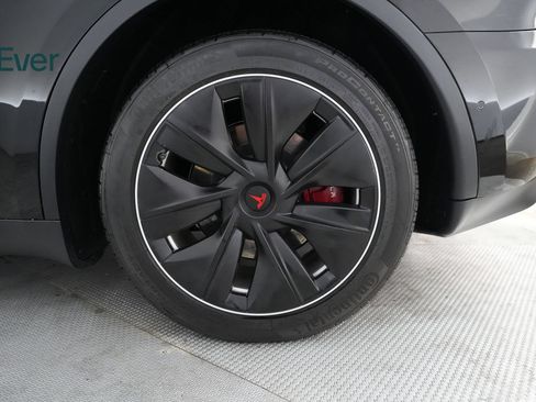 Used 2022 Tesla Model Y Long Range AWD/4WD image 9