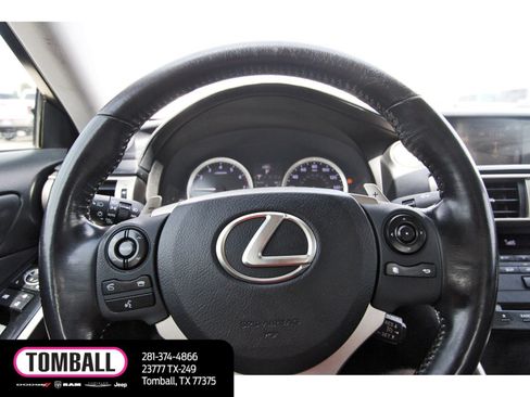 Used 2016 Lexus IS 200t RWD image 9