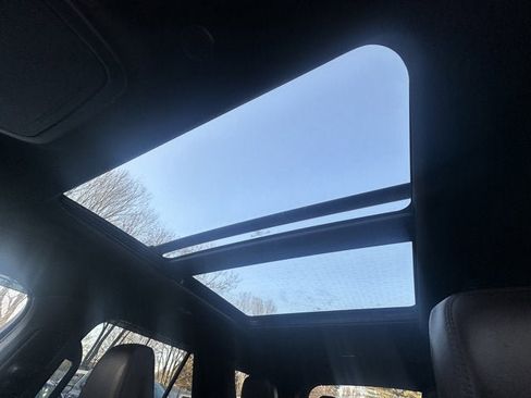 Used 2022 Ford Explorer Platinum w/ Equipment Group 601A image 24