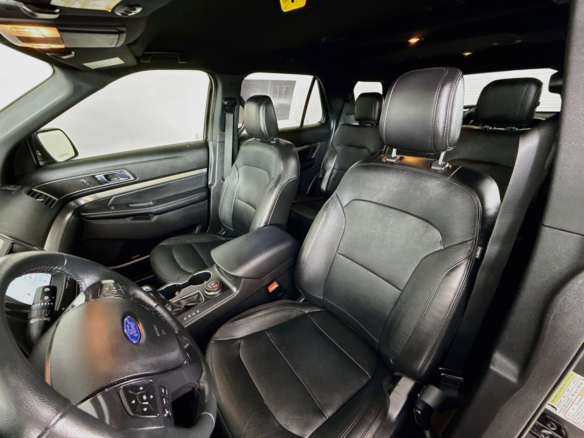 Used 2018 Ford Explorer XLT w/ Equipment Group 202A AWD/4WD image 22