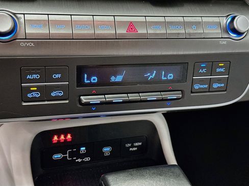 Used 2025 Hyundai Kona SEL AWD/4WD image 24