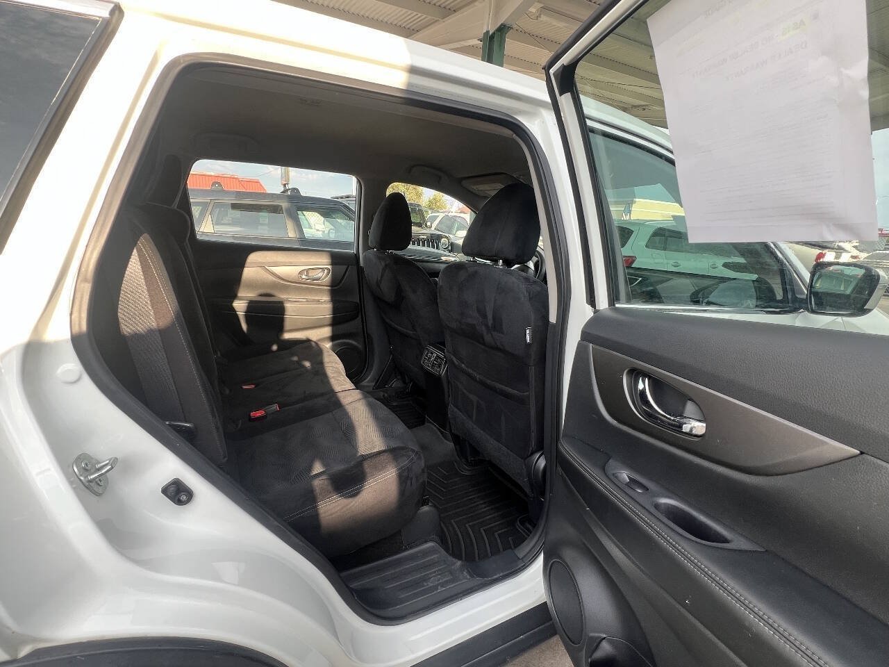 Used 2015 Nissan Rogue S AWD/4WD image 11