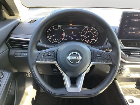Used 2026 Nissan Altima 2.5 SV w/ SV Special Edition Package AWD/4WD image 19