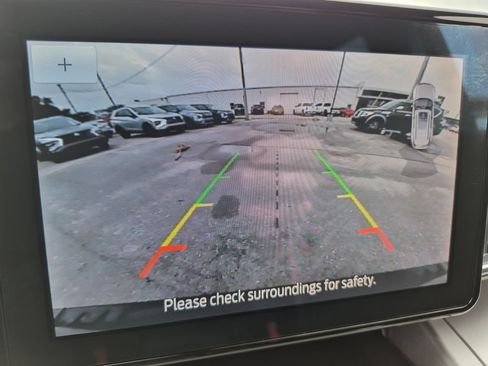 Used 2022 Ford Explorer XLT w/ Equipment Group 202A RWD image 13
