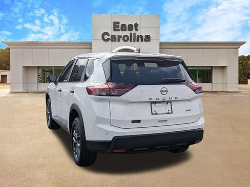 Used 2024 Nissan Rogue S AWD/4WD image 5