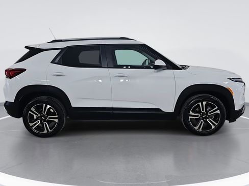 Certified 2024 Chevrolet TrailBlazer LT w/ Driver Confidence Package image 2