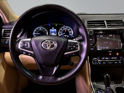 Used 2016 Toyota Camry XLE w/ Moonroof Package image 8