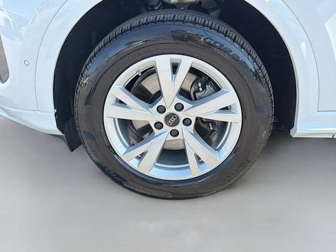 Used 2025 Audi Q5 Premium w/ Convenience Package AWD/4WD image 39