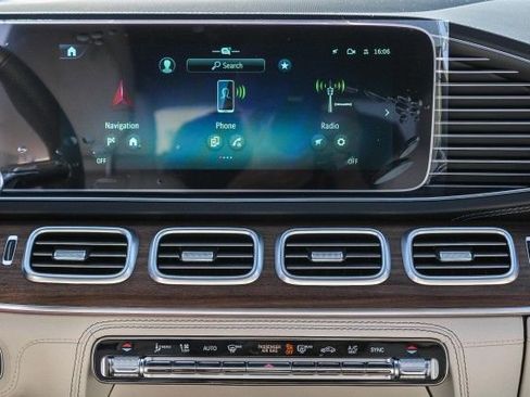 New 2025 Mercedes-Benz GLS 580 4MATIC image 14