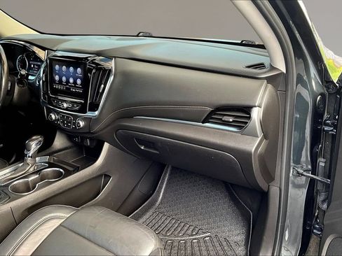 Used 2021 Chevrolet Traverse RS AWD/4WD image 24