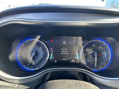 Used 2019 Chrysler Pacifica Touring-L Plus w/ S Appearance Package image 12