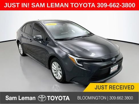 Used 2025 Toyota Corolla LE w/ LE Premium Package FWD image 1