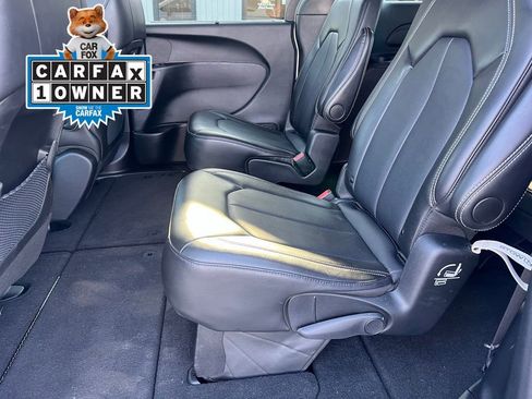 Used 2025 Chrysler Pacifica Select FWD image 14