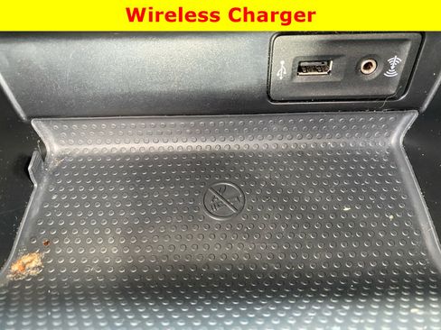 Used 2019 Volkswagen Beetle 2.0T SE FWD image 28