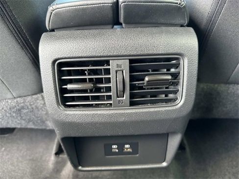 Used 2023 Nissan Rogue SV image 16
