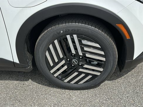 New 2026 Nissan Leaf SV+ w/ Floor Mat Package (SV+) FWD image 6