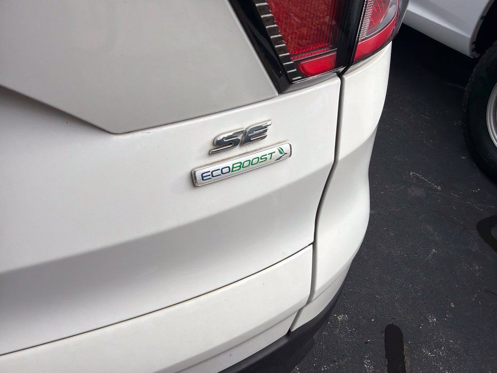 Used 2018 Ford Escape SE FWD image 6