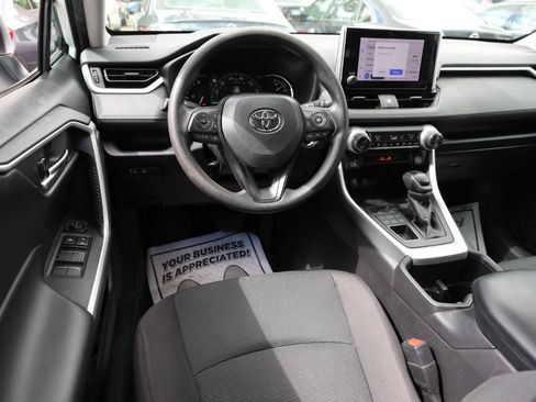Used 2023 Toyota RAV4 XLE AWD/4WD image 15