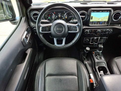 Used 2022 Jeep Wrangler Unlimited Sahara w/ Cold Weather Group AWD/4WD image 12