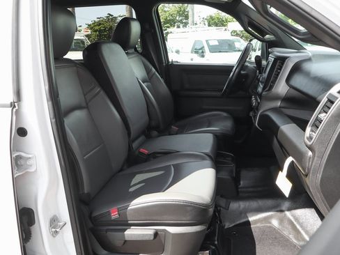 Used 2021 RAM 5500 Tradesman w/ Chrome Appearance Group image 37