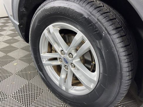 Used 2020 Ford Explorer XLT RWD image 13