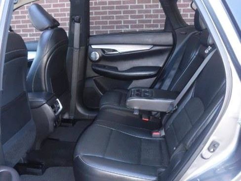 Used 2019 INFINITI QX50 Essential w/ Premium Heat Package image 17