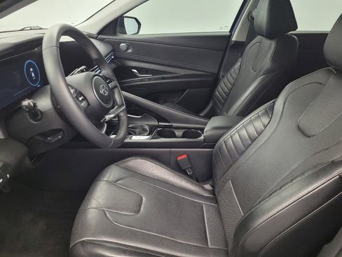 Used 2023 Hyundai Elantra Limited FWD image 17