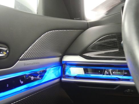 Certified 2023 BMW 740i w/ Parking Assistance Package RWD image 20