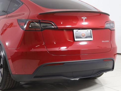 Used 2023 Tesla Model Y Performance image 25