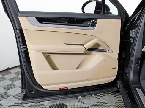 New 2026 Porsche Cayenne Coupe image 15