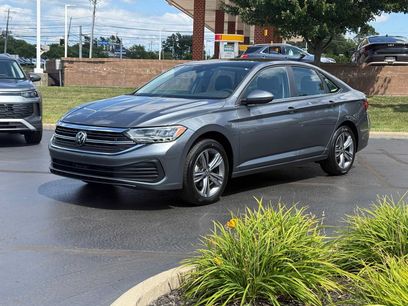 Used 2023 Volkswagen Jetta SE w/ Panoramic Sunroof Package