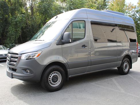 Used 2024 Mercedes-Benz Sprinter 2500 image 3