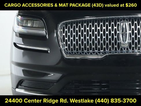 Used 2023 Lincoln Nautilus Reserve w/ Luxury Package image 7