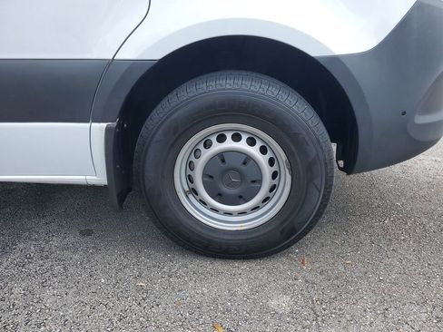 Used 2023 Mercedes-Benz Sprinter 2500 image 4