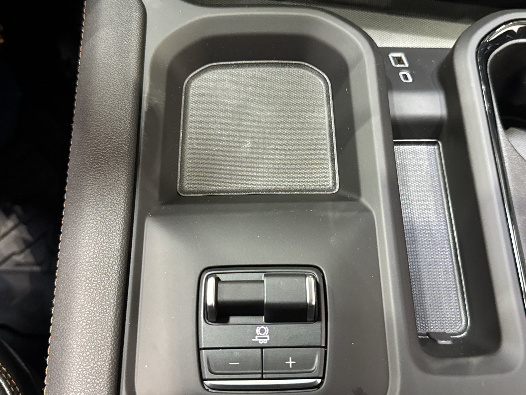 New 2026 GMC Sierra 2500 AT4 w/ AT4 Premium Plus Package AWD/4WD image 38
