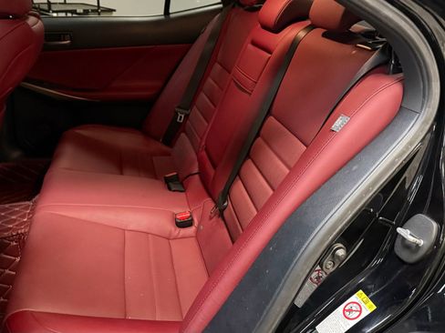 Used 2019 Lexus IS 300 AWD image 30