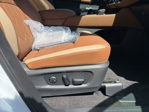 New 2026 Nissan Pathfinder Platinum image 24