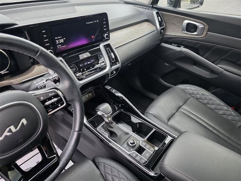 Used 2023 Kia Sorento SX Prestige image 22