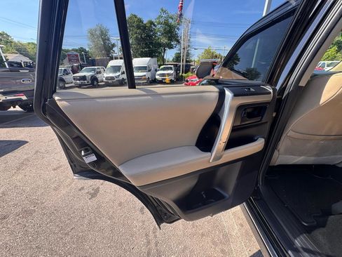 Used 2012 Toyota 4Runner SR5 w/ Convenience Pkg AWD/4WD image 21