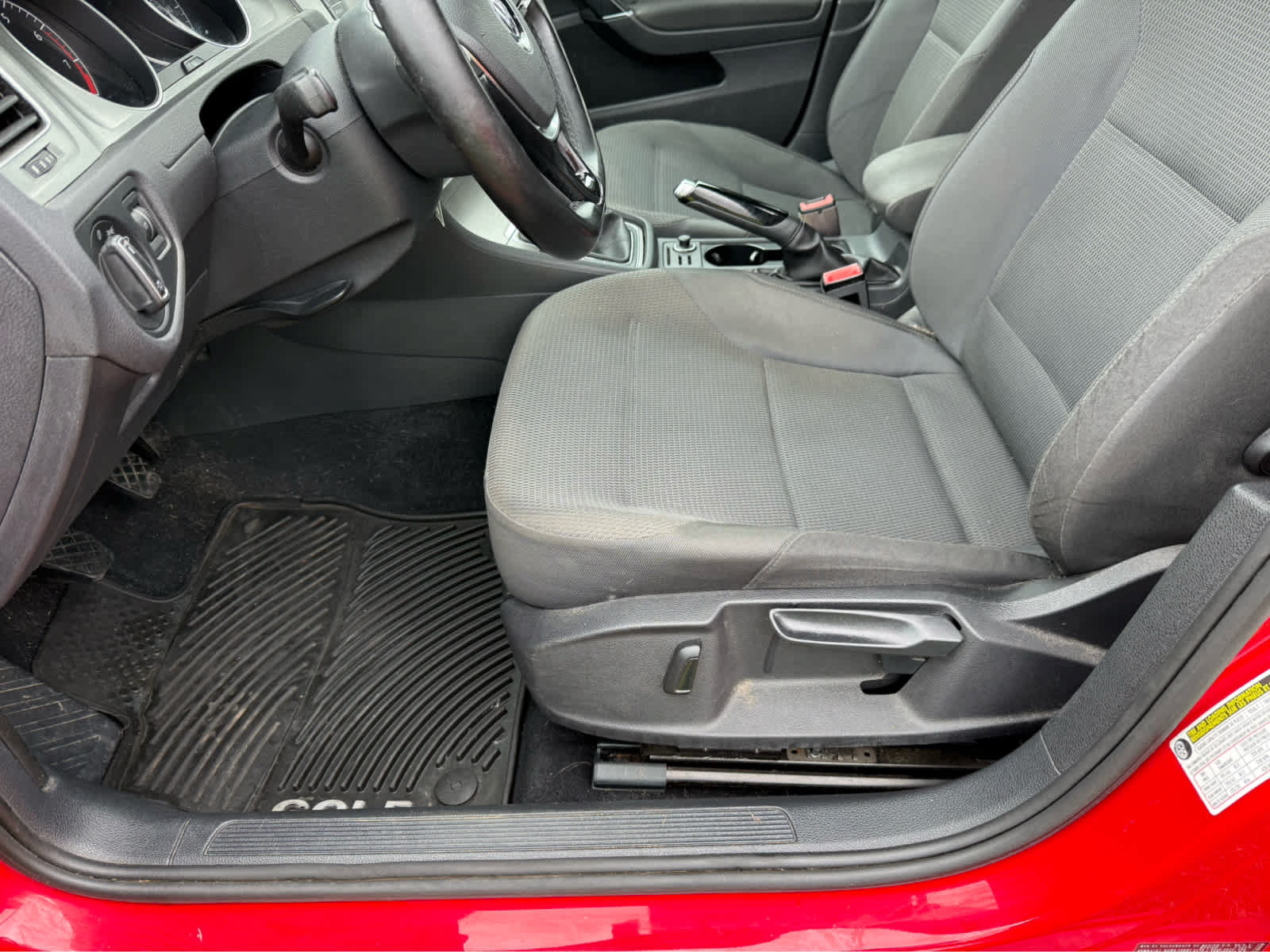Used 2017 Volkswagen Golf S FWD image 11