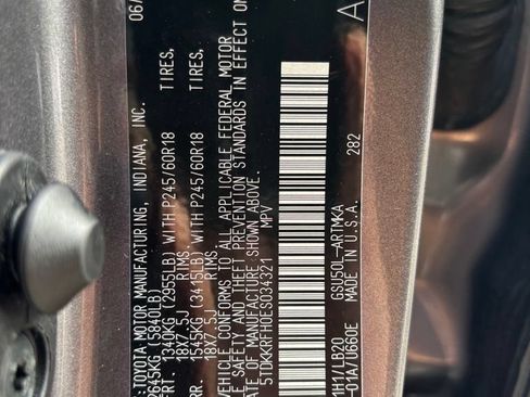 Used 2014 Toyota Highlander XLE FWD image 15