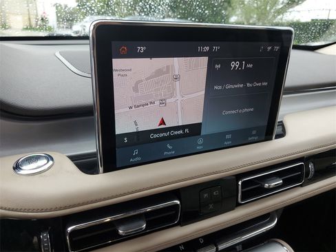 Certified 2023 Lincoln Aviator 2WD w/ Premium Package image 27