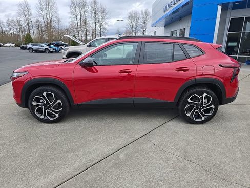 New 2026 Chevrolet Trax RS w/ Driver Confidence Package image 2