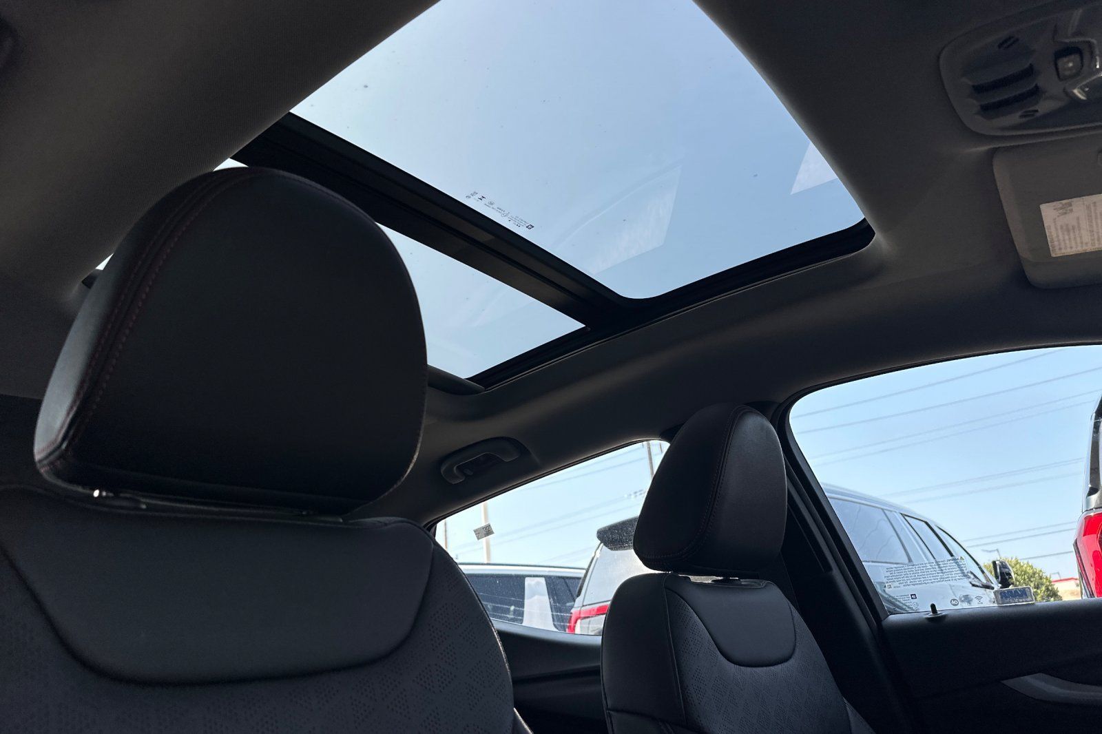 Used 2023 Chevrolet Bolt EUV Premier w/ Sun & Sound Package FWD image 21